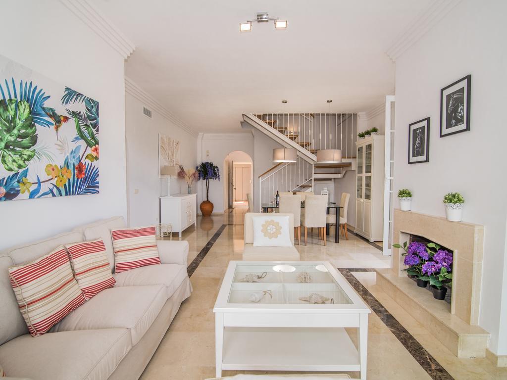 River Garden Spacious Penthouse มาร์เบยา ภายนอก รูปภาพ