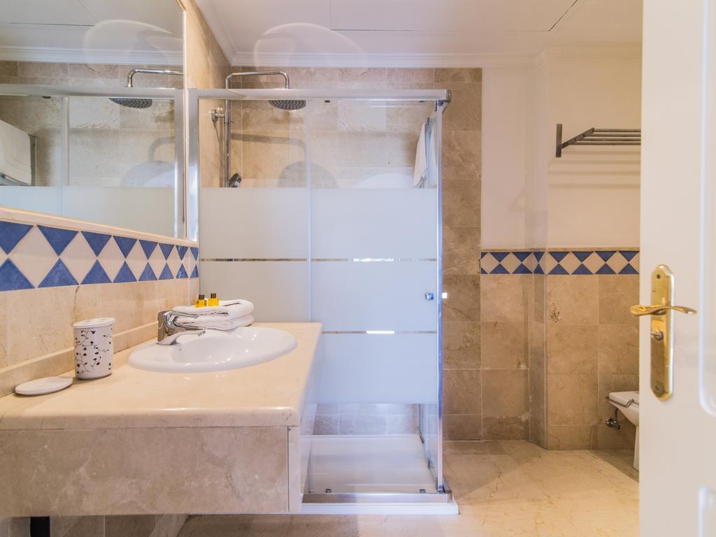 River Garden Spacious Penthouse มาร์เบยา ภายนอก รูปภาพ